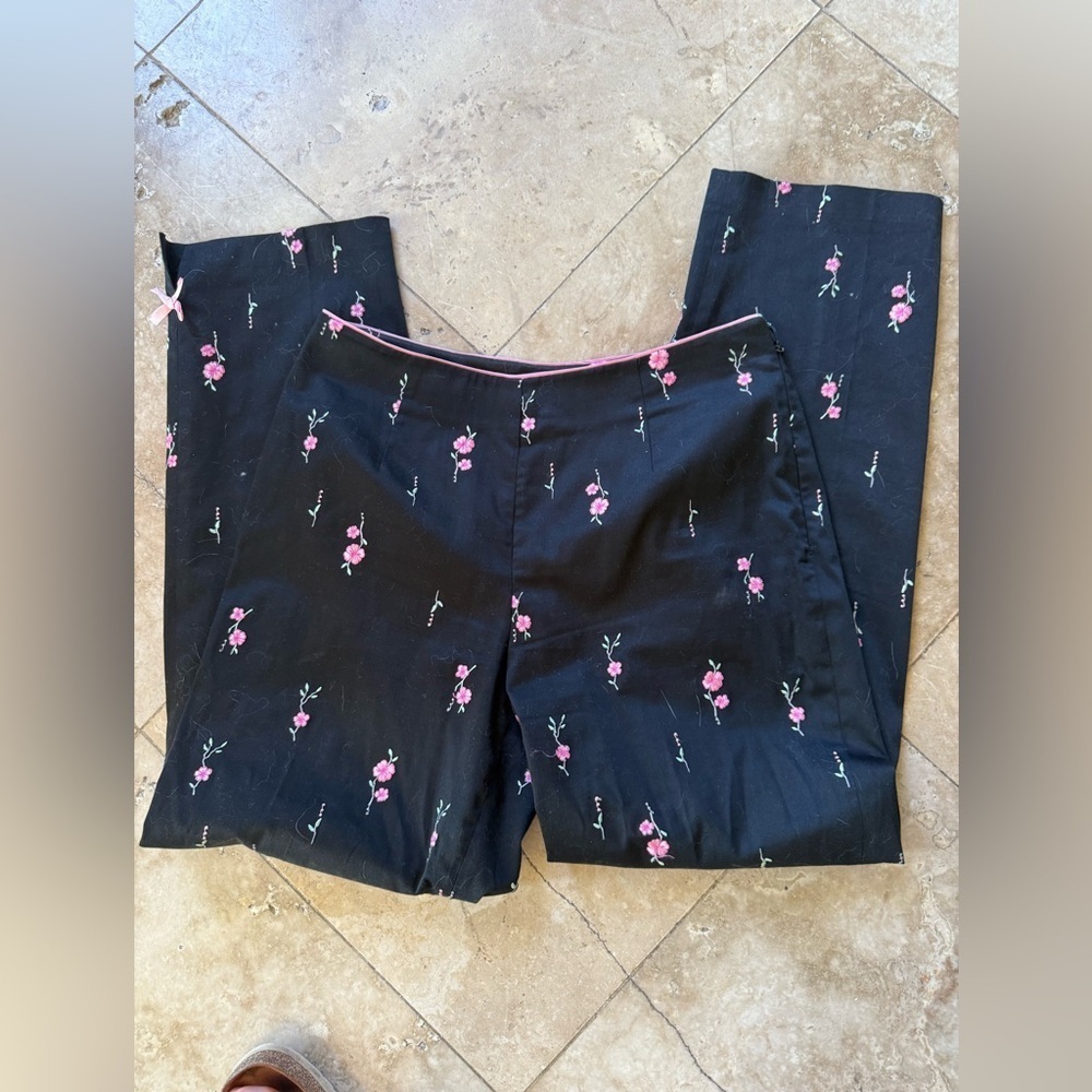 Island Republic, ladies, size 6, cotton pants, exc condition, black/ pink roses - Picture 12 of 14